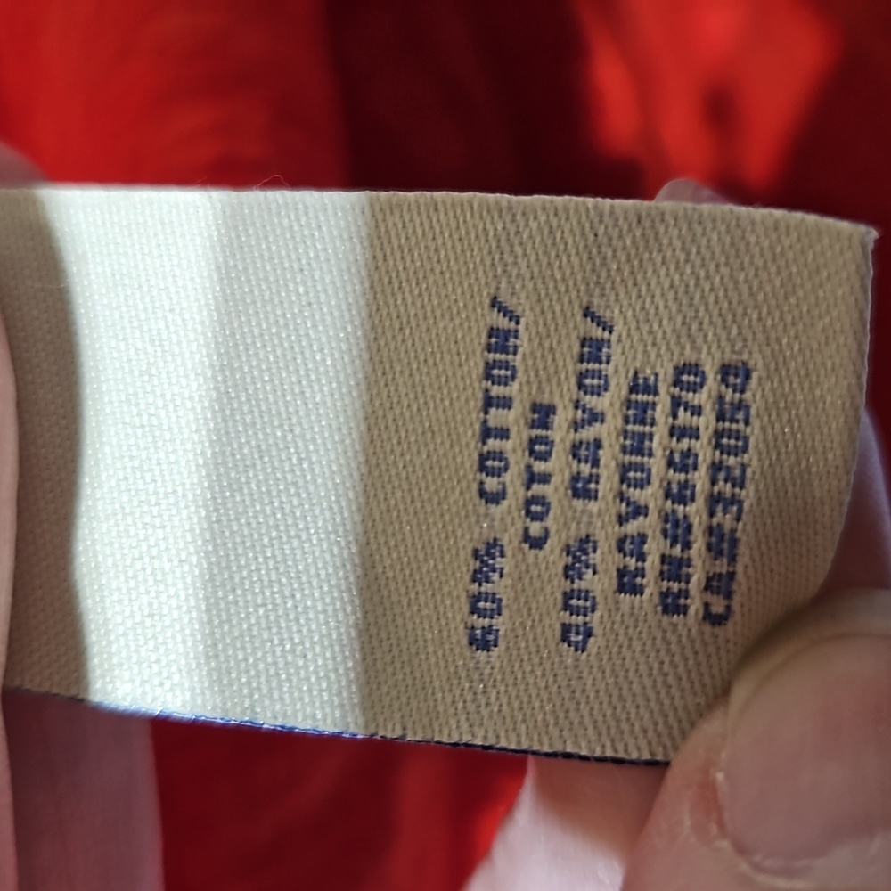 Sleeveless Blouse With Button Down Back - image 4